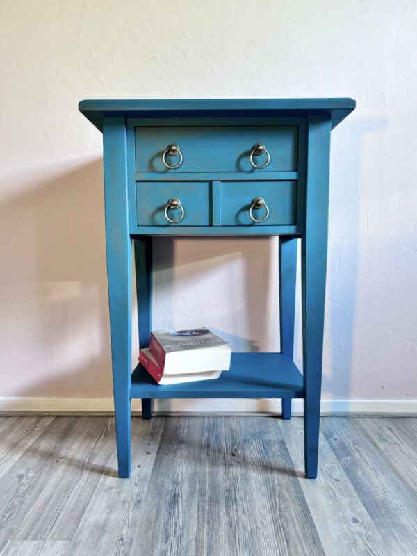'Norie Reverie' - Vintage turquoise sidetable B44xD41xH80 cm