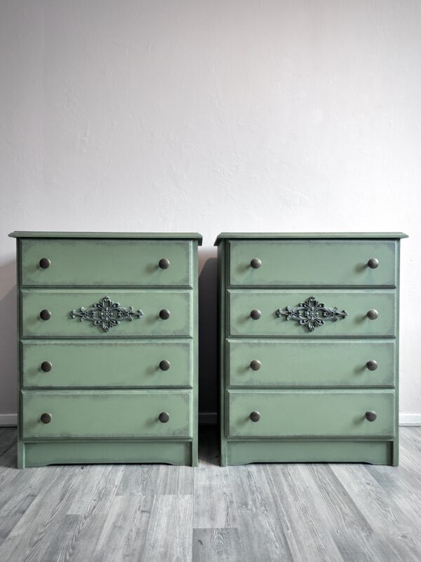 'Twin Willows' - Set nachtkastjes groen met ornamenten B50xD36xH66 cm