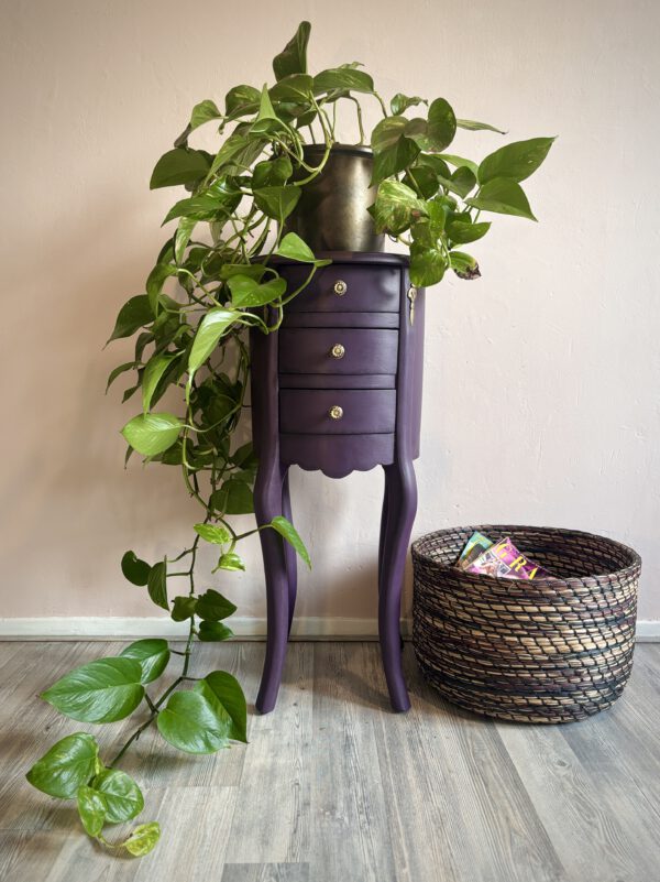 'Velvet Dusk' - Sidetable donkerpaars met aging-effect Diameter 35x35xH72 cm