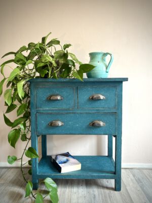 'Forest Tone' - Turquoise sidetable met patina-effect B66xD35xH76,5 cm