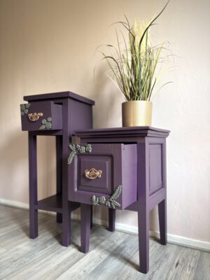 'Gilded Grove' - Donkerpaarse plantentafel met bloemen B31xD31xH82 cm - Afbeelding 11