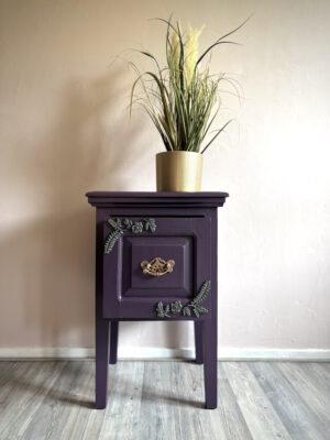 'Gilded Fern' – Donkerpaars koloniaal kastje met bloemen B40xD34xH62 cm