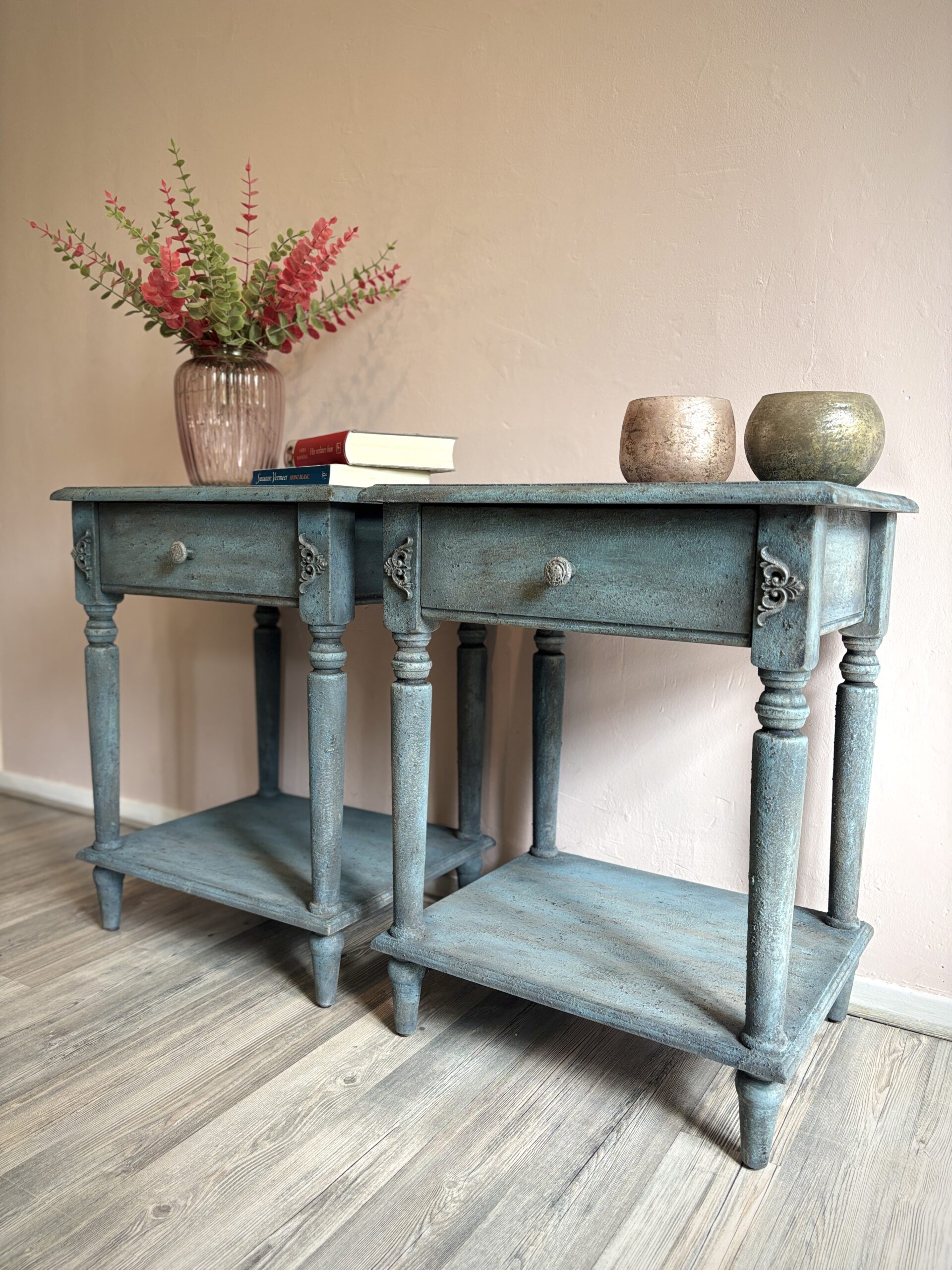 'Aged Grace' - Nachtkastjes met steenachtige finish B48xD40xH61,5 cm - Afbeelding 4