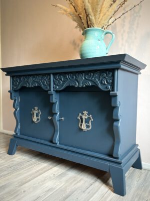 'Blue Baroque' - Donkerblauw dressoir met sierlijke elementen B104xD44,5xH73 cm - Afbeelding 6