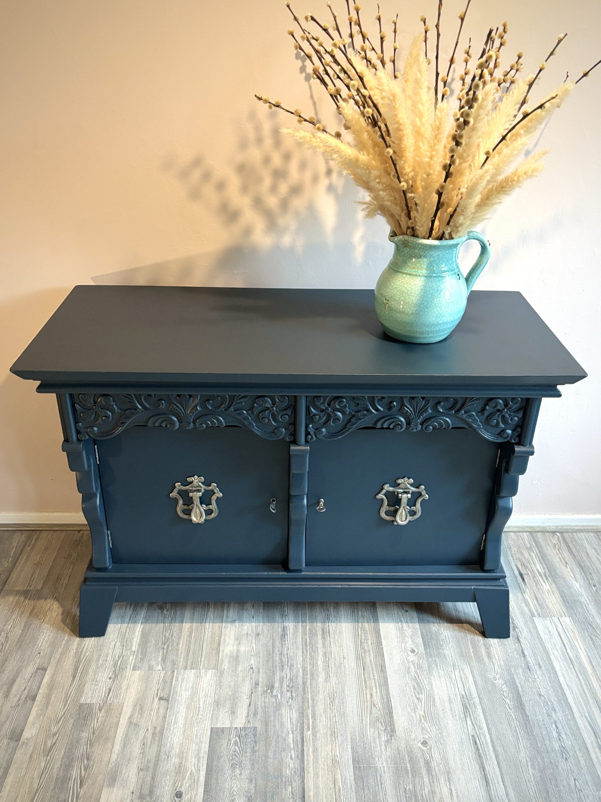 'Blue Baroque' - Donkerblauw dressoir met sierlijke elementen B104xD44,5xH73 cm - Afbeelding 5