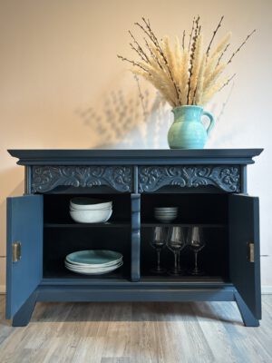 'Blue Baroque' - Donkerblauw dressoir met sierlijke elementen B104xD44,5xH73 cm - Afbeelding 3