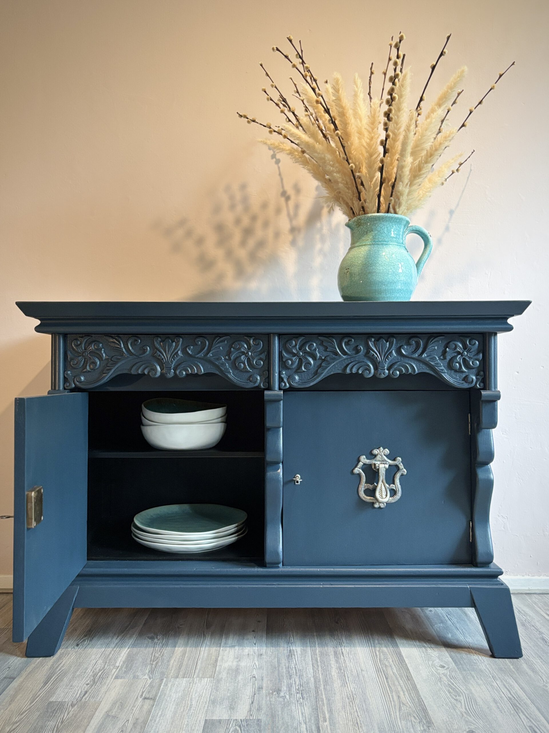 'Blue Baroque' - Donkerblauw dressoir met sierlijke elementen B104xD44,5xH73 cm - Afbeelding 2