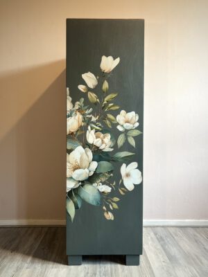 'Magnolia Secret' - Groen/ houtkleurige archiefkast met bloemen B46xD36xH114,5 - Afbeelding 13