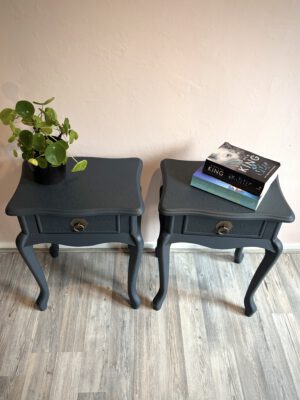 'Midnight Grace' – Donkerblauwe nachtkastjes in Queen Anne-stijl B44xD32xH57 cm - Afbeelding 7