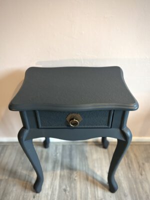 'Midnight Grace' – Donkerblauwe nachtkastjes in Queen Anne-stijl B44xD32xH57 cm - Afbeelding 10