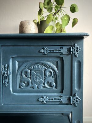 'Indigo Mist' - Donkerblauw koloniaal dressoir B99,5xD40xH70 cm - Afbeelding 8