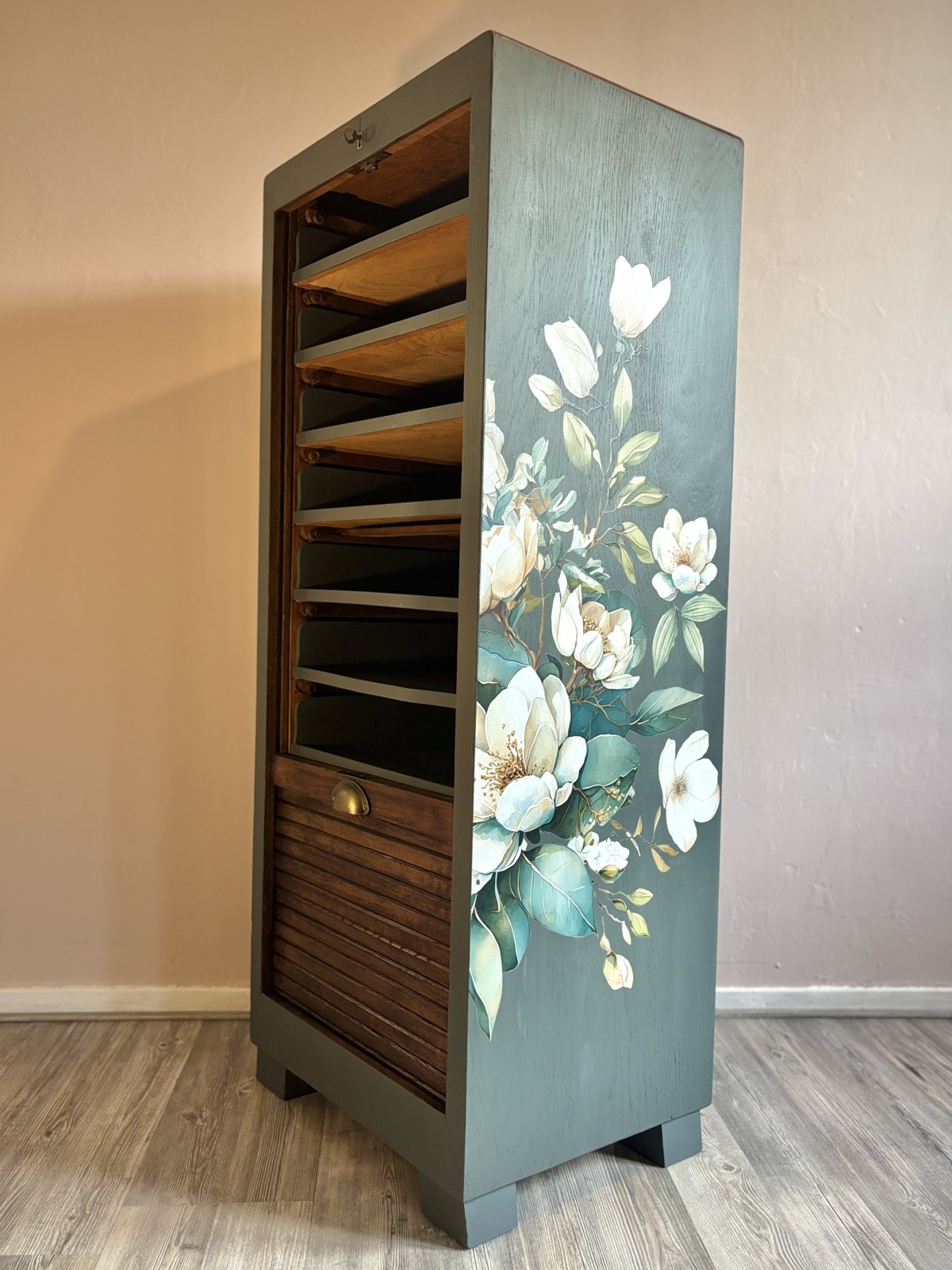 Archiefkast na de restyling door Wild Brush